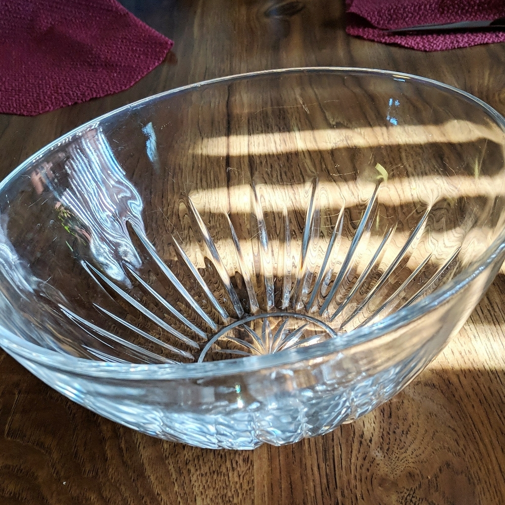 Princess House highlights in lead crystal salad bowl